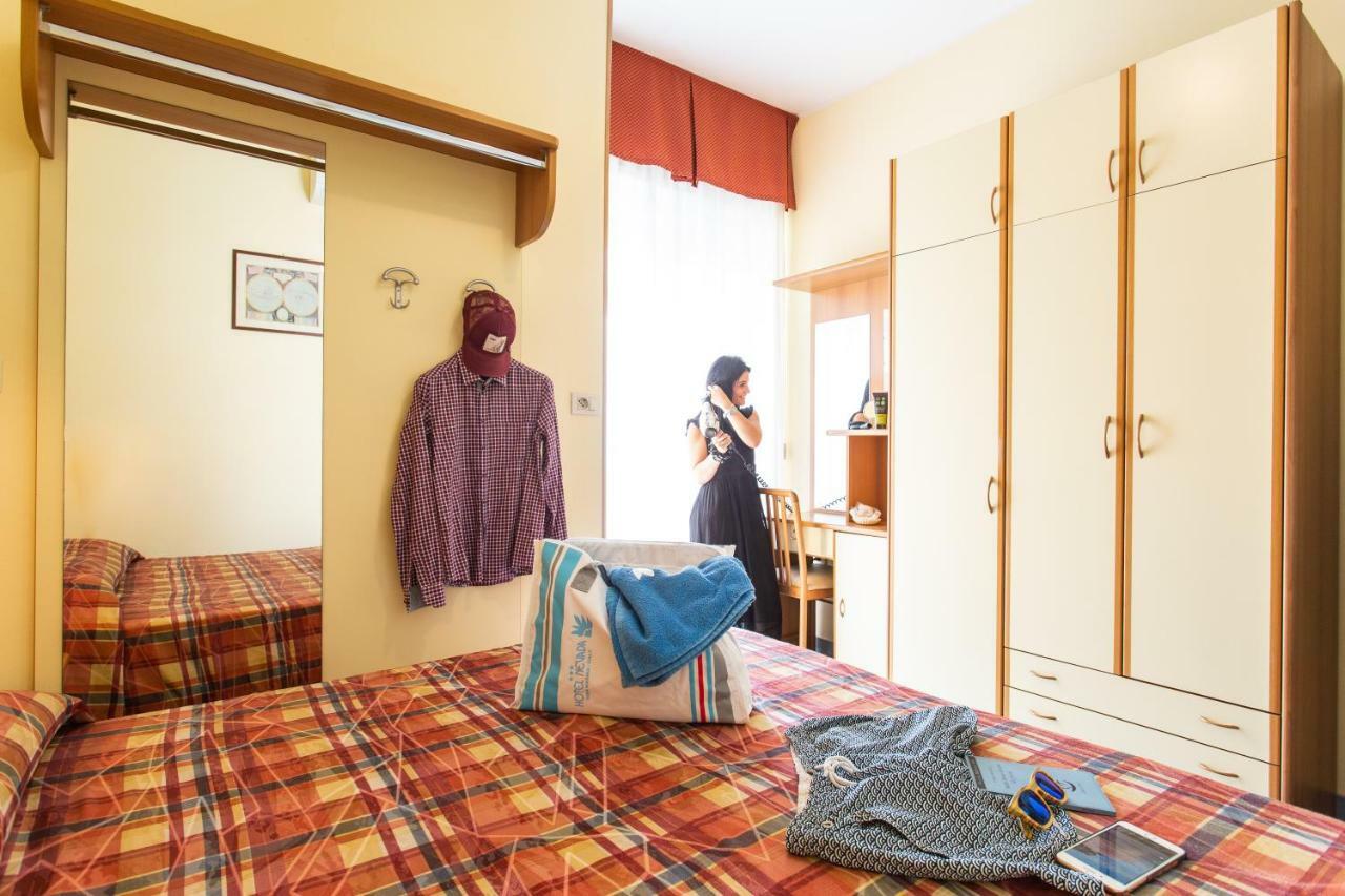 Hotel Nevada ベラーリア・イジェア・マリーナ エクステリア 写真